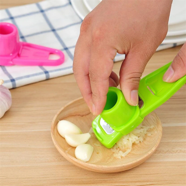 Garlic Press Grater Slicer Plastic Grinding Tool Kitchen Accessories(random Color )