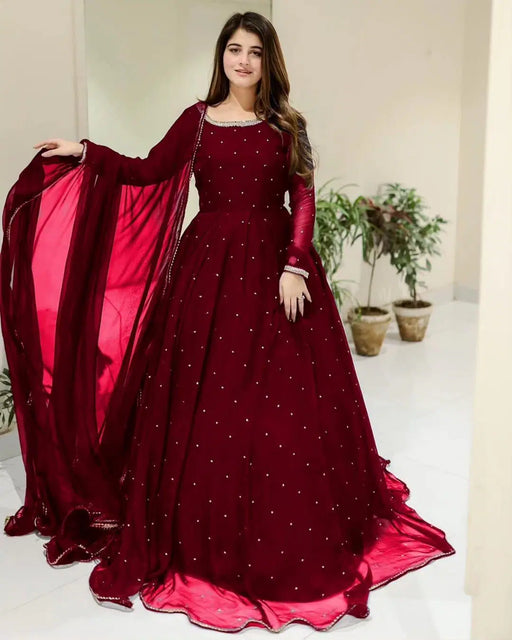 3 Pcs Women's Stitched Embroidered Maxi Suit